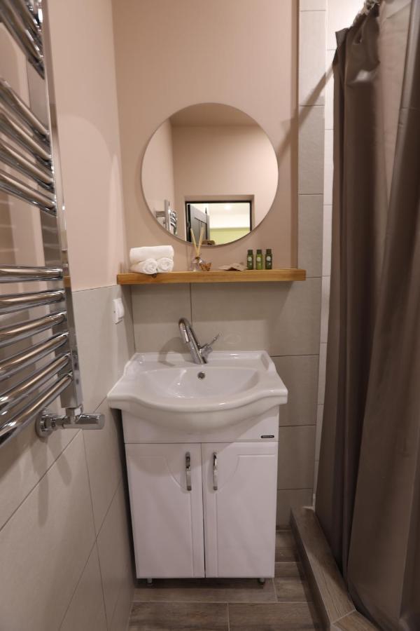 יירבאן Hotelise I Green-Rose Studio מראה חיצוני תמונה